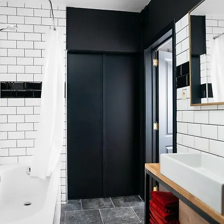 Bed & Beer By Misery Beerco 別荘 *