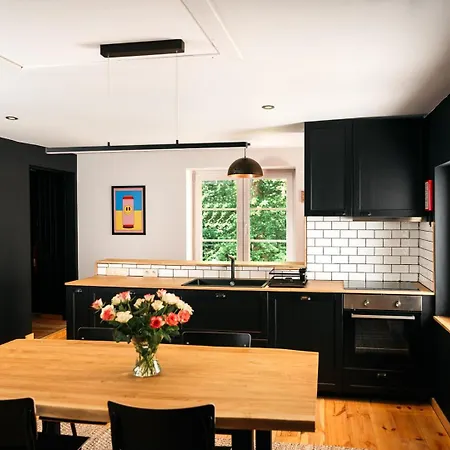 Bed & Beer By Misery Beerco *